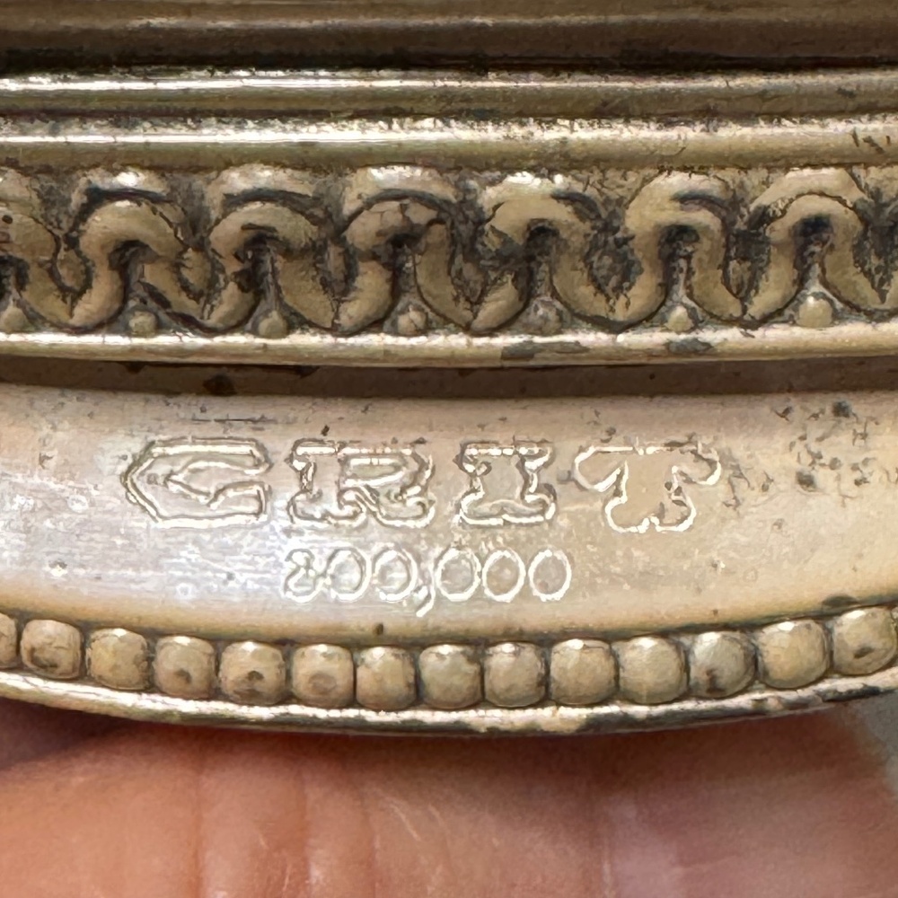 Vintage Ronson Queen Anne Engraved Crit 800,000 Table Lighter Pearl Finish